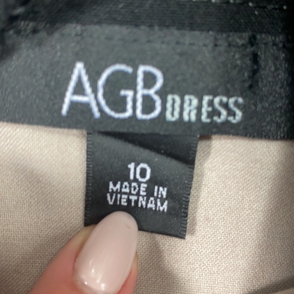 AGB Tan Nude Black Lace Sleeves Dress - Picture 4 of 6